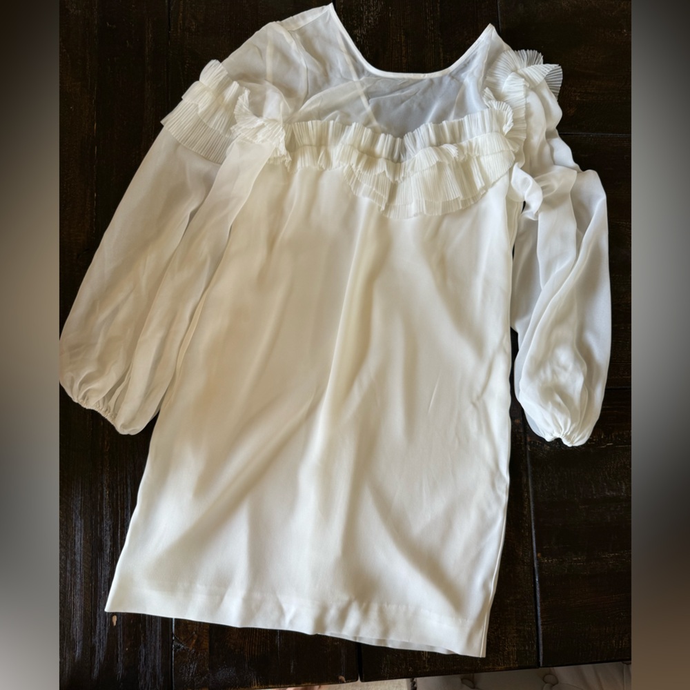 NEW BCBGMAXAZRIA Elegant White Ruffled dress
